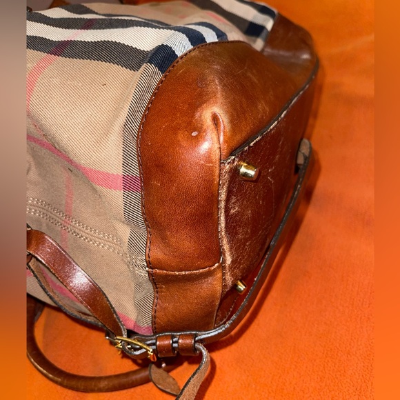 Vintage Burberry canvas and leather diaper bag with changing pad. - Picture 13 of 16